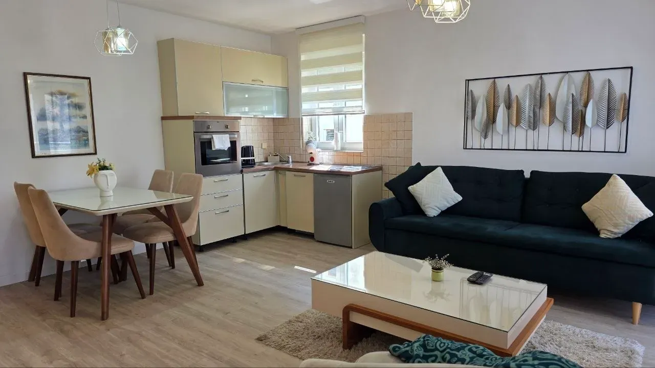 Green Apartment, apartment in Staničića 23, 85320 Tivat, Montenegro